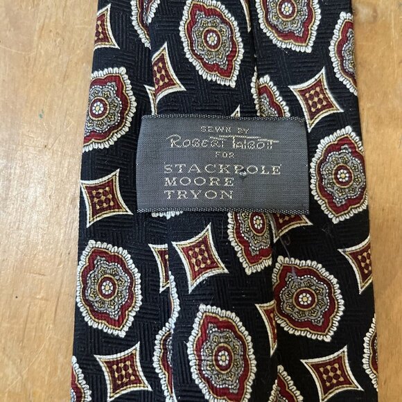 ROBERT TALBOTT STACKPOLE MOORE TRYON  Black Red&gold Pattern 100% SILK NECK TIE - Picture 3 of 6
